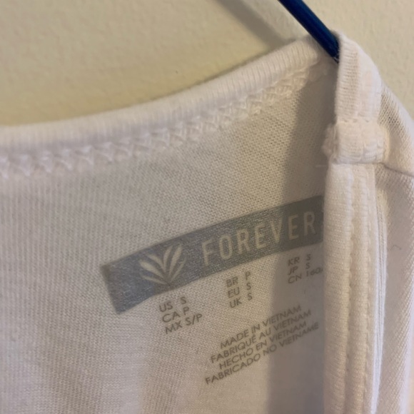 Forever 21 women’s workout tank top - Picture 3 of 3